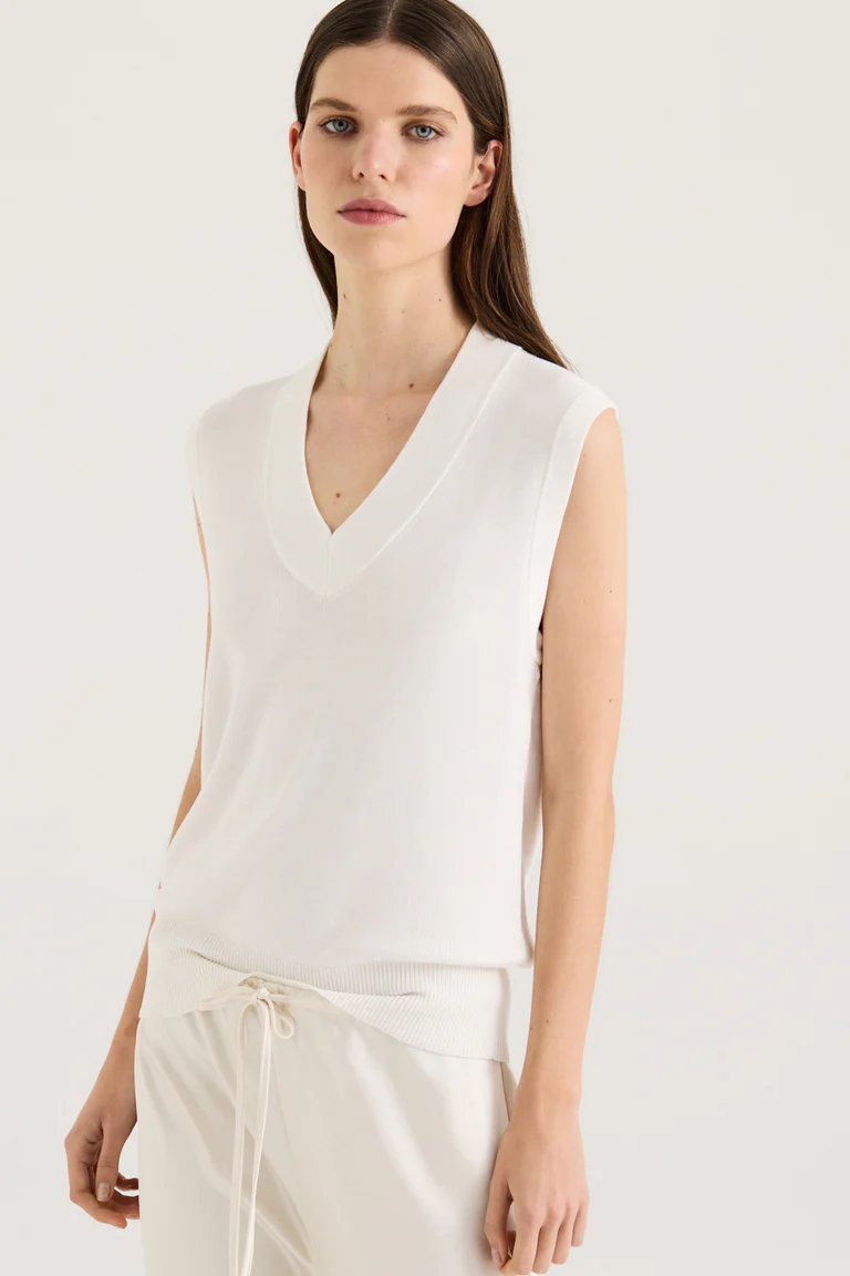 Vesk Cream Top